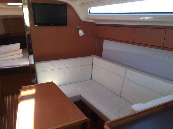 Bavaria Cruiser 37 | Julia