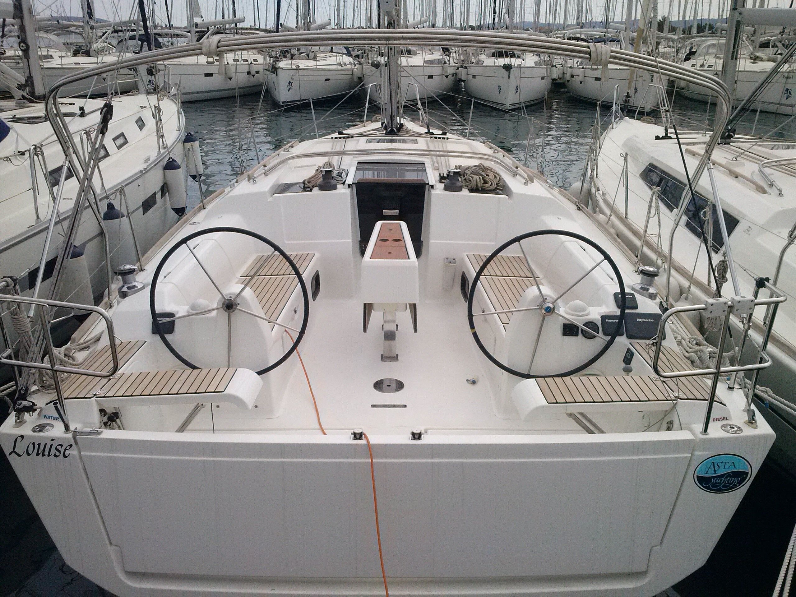 Dufour 382 | Louise