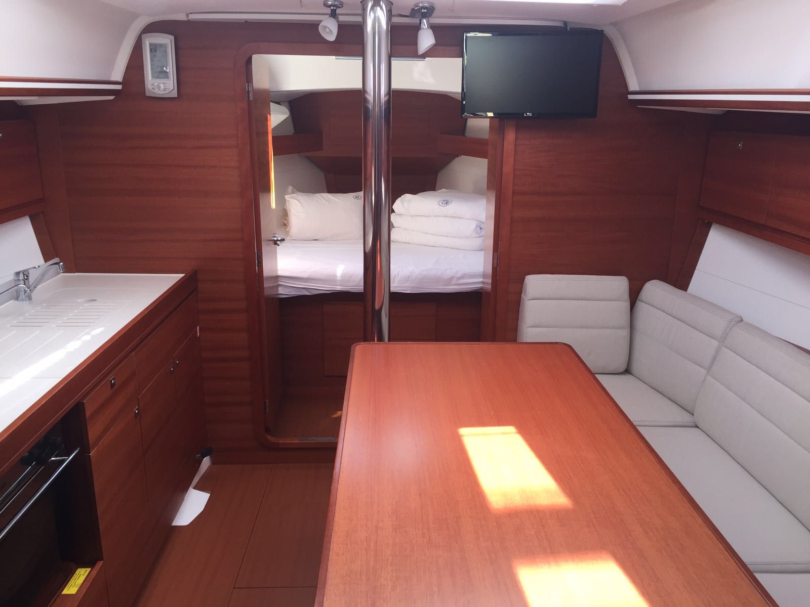 Dufour 382 | Louise