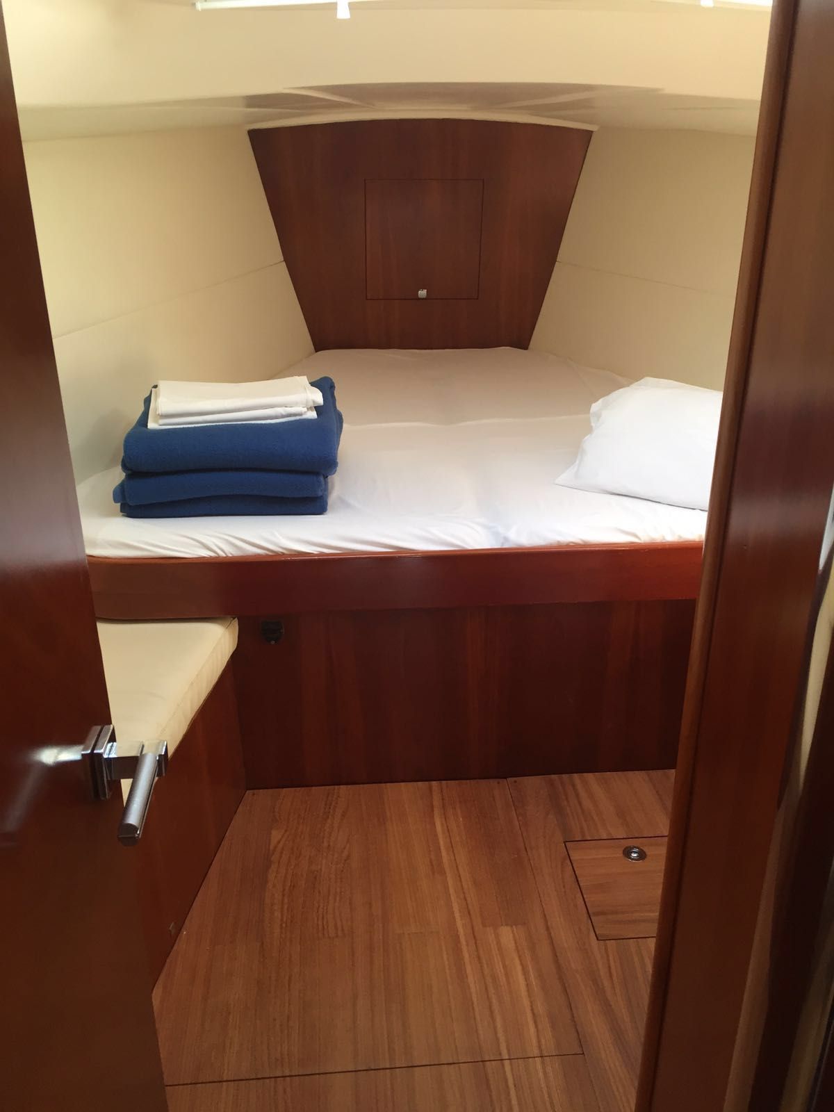 Eminence 40 | White Dreams