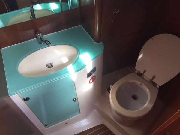 Eminence 40 | White Dreams