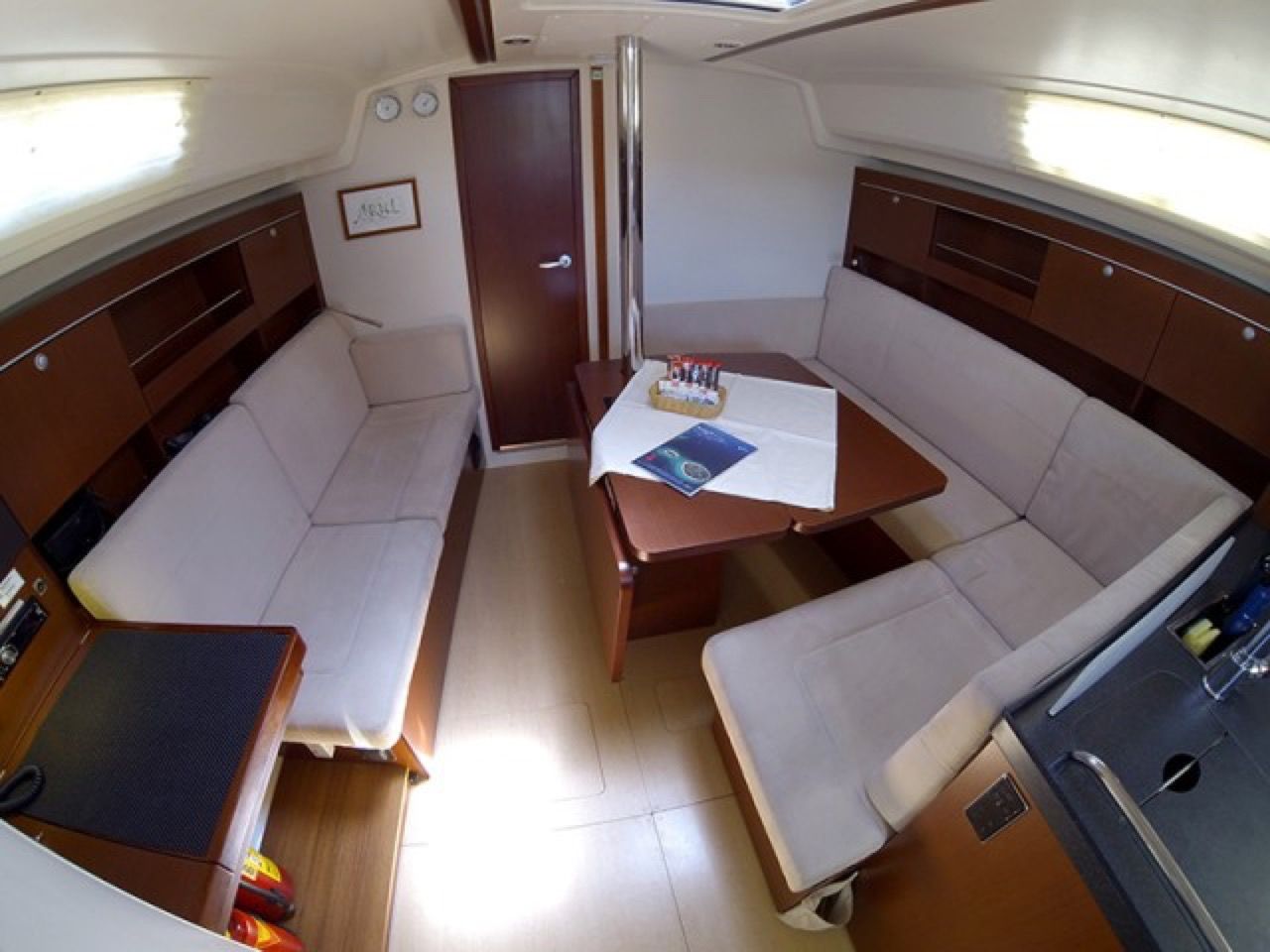 Hanse 385 | Ariel