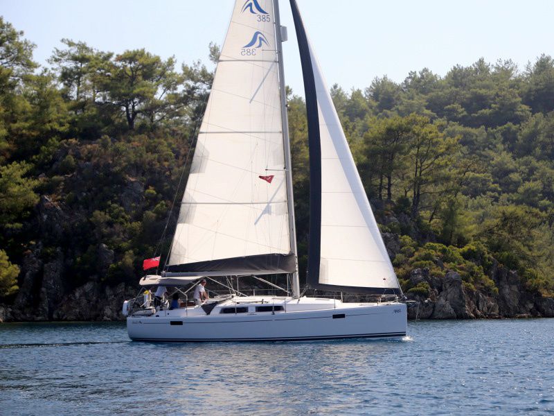 Hanse 385 | Ariel
