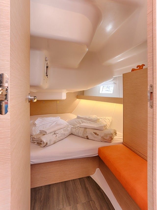 Elan 45 Impression | Lion