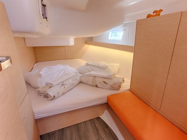 Elan 45 Impression | Lion