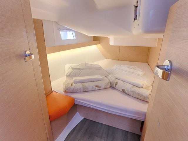 Elan 45 Impression | Lion