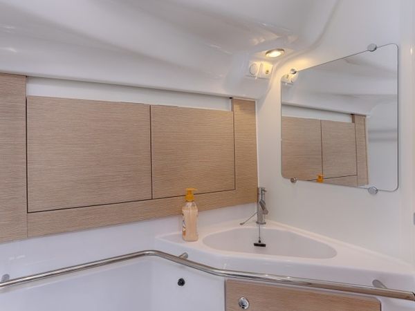 Elan 45 Impression | Lion