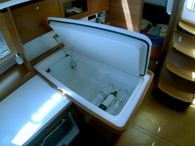 Dufour 375 | China girl