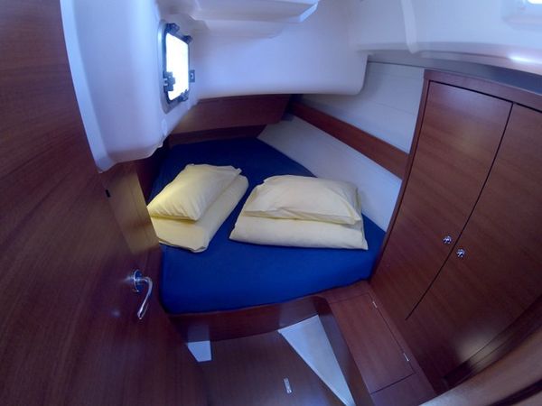 Dufour 375 | China girl