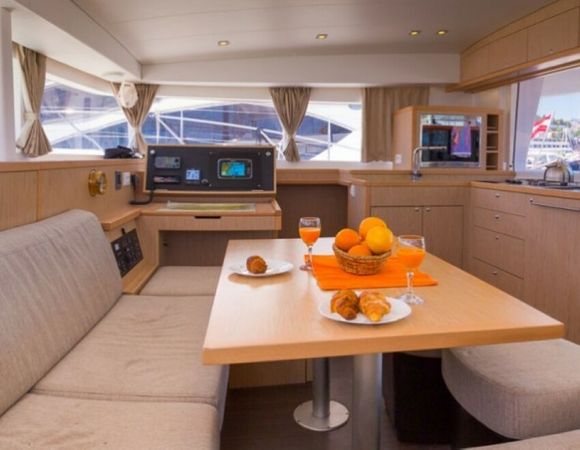 Lagoon 400 S2 | Sunshine