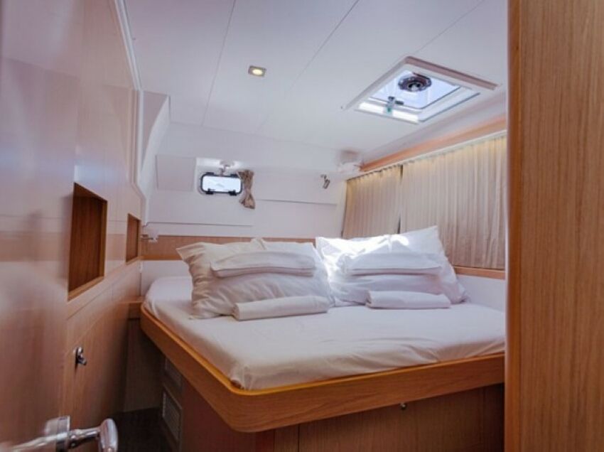 Lagoon 400 S2 | Sunshine