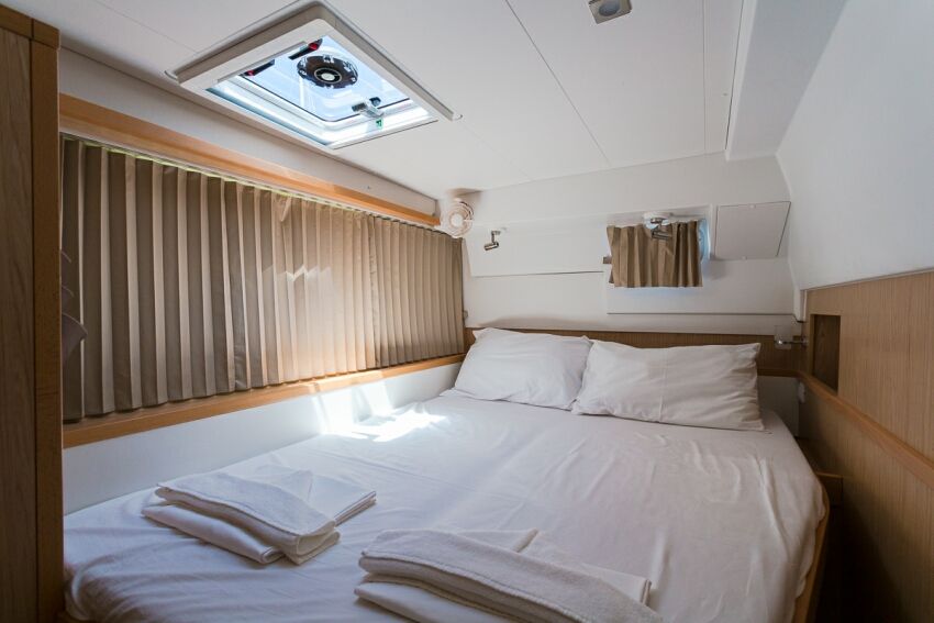 Lagoon 400 S2 | Sunshine