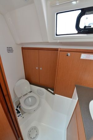 Bavaria Cruiser 37 | Eneja
