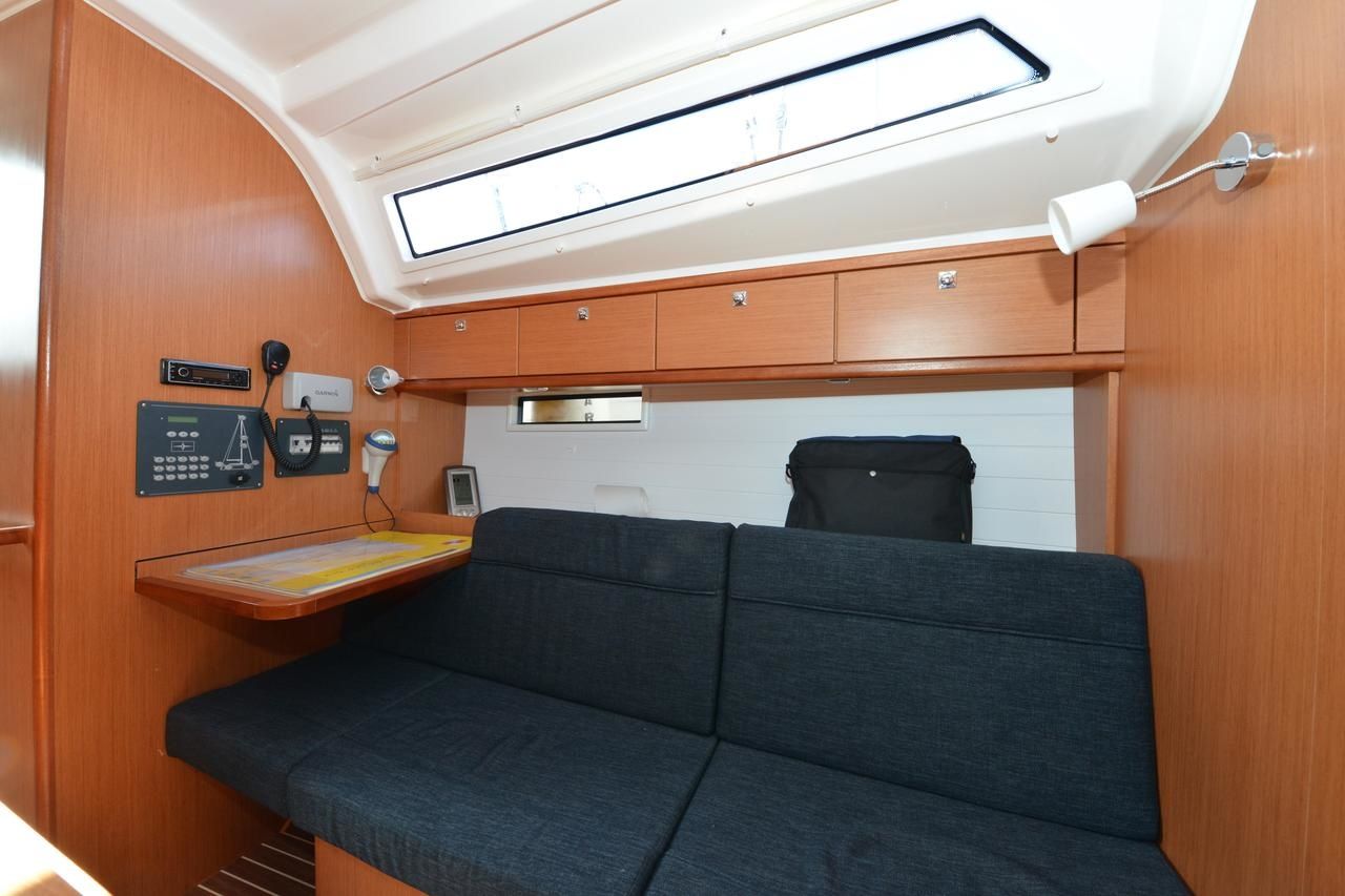 Bavaria Cruiser 37 | Eneja