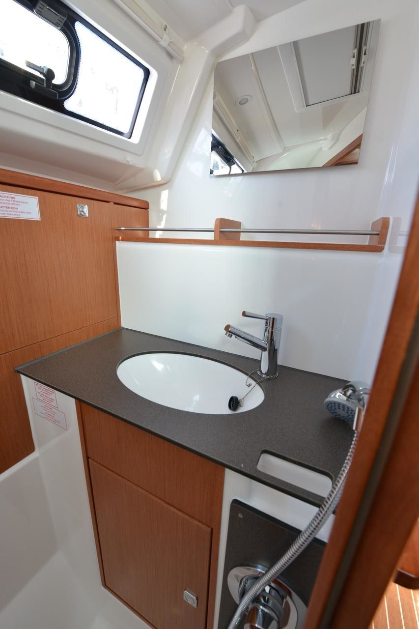 Bavaria Cruiser 37 | Eneja