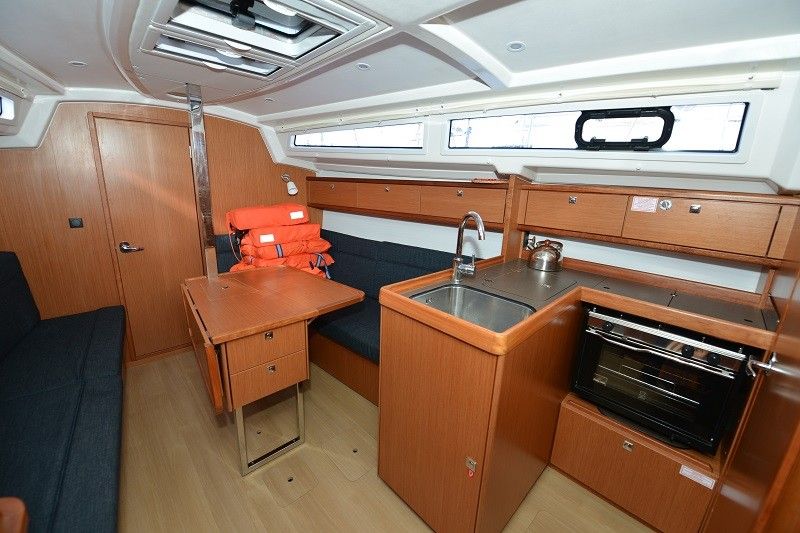 Bavaria Cruiser 33 | Karlo