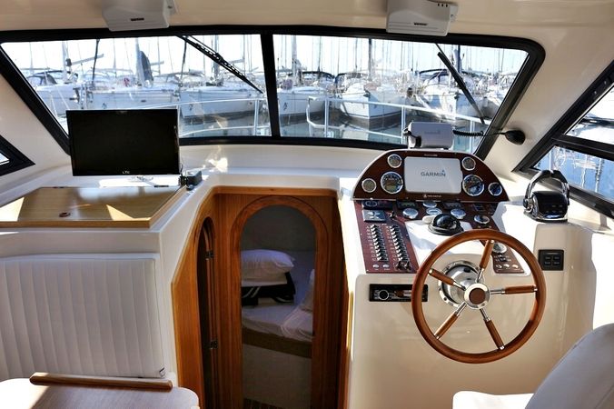 SAS Vektor Adriana 950 | Rava