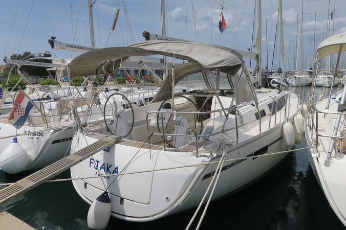 Bavaria Cruiser 37 | Fjaka