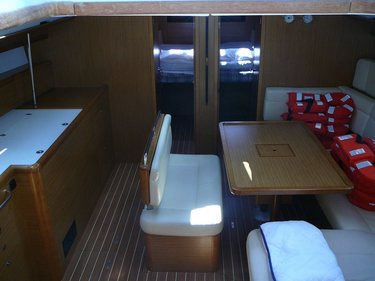 Jeanneau Sun Odyssey 49 | Vila 1