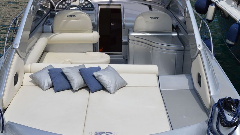 Pershing 37 | Allure