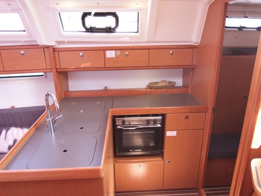 Bavaria Cruiser 37 | Dori