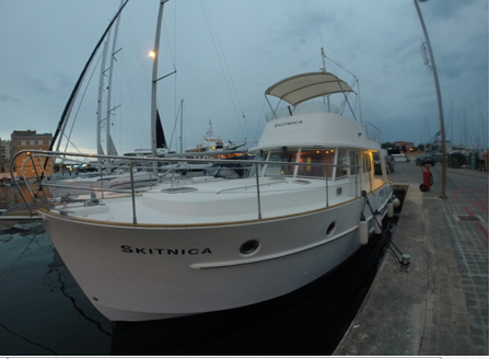 Beneteau Swift Trawler 42 | Skitnica