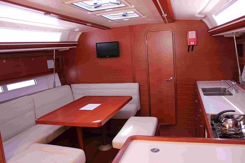 Dufour 450 | Maroussa