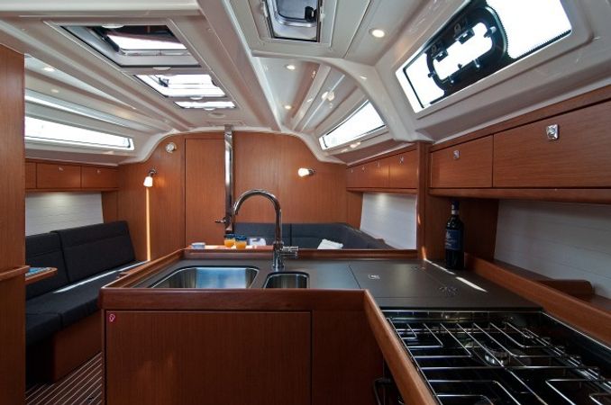 Bavaria Cruiser 37 | Adria Nina