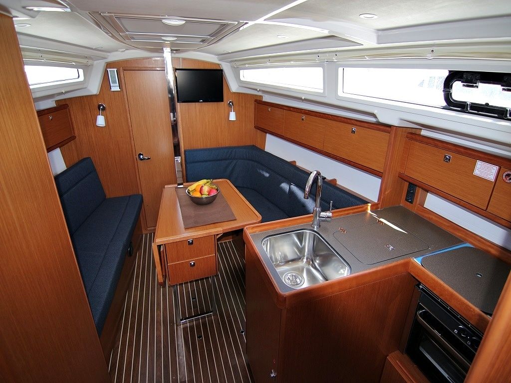 Bavaria Cruiser 34 | Vita