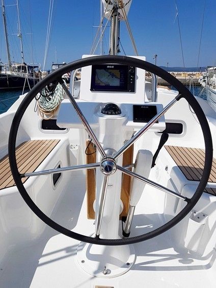 Beneteau Oceanis 31 | Honey
