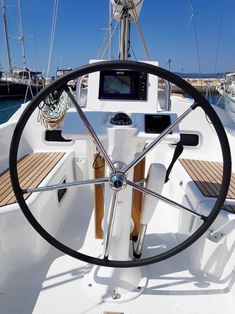 Beneteau Oceanis 31 | Honey