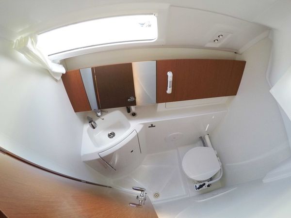 Beneteau Oceanis 31 | Honey