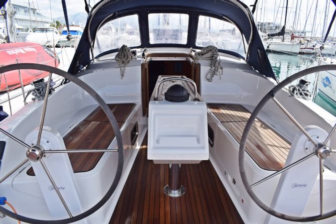 Bavaria Cruiser 37 | Zaklopatica