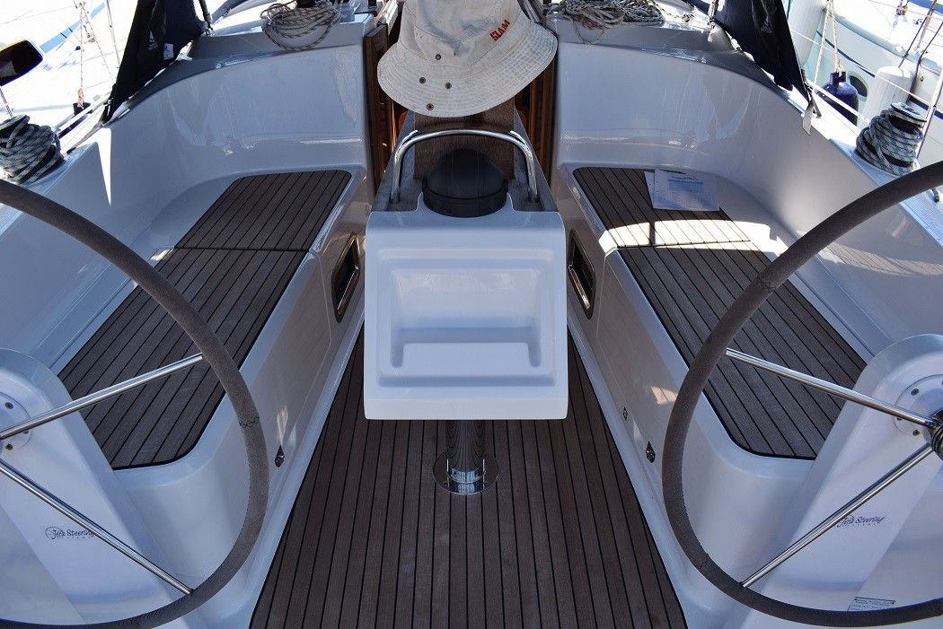 Bavaria Cruiser 37 | Zaklopatica