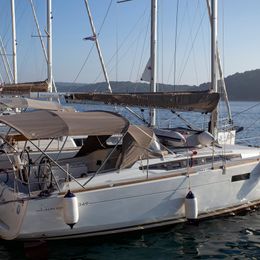 Jeanneau Sun Odyssey 349 | SheShe