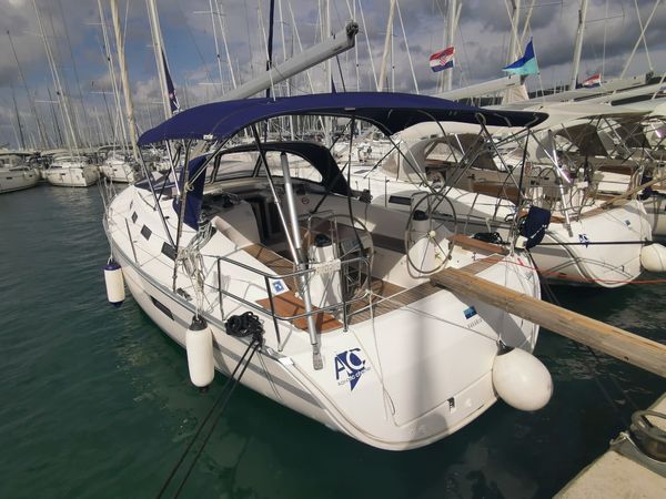 Bavaria Cruiser 40 | Slava