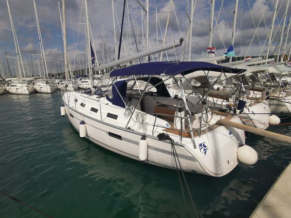Bavaria Cruiser 40 | Slava