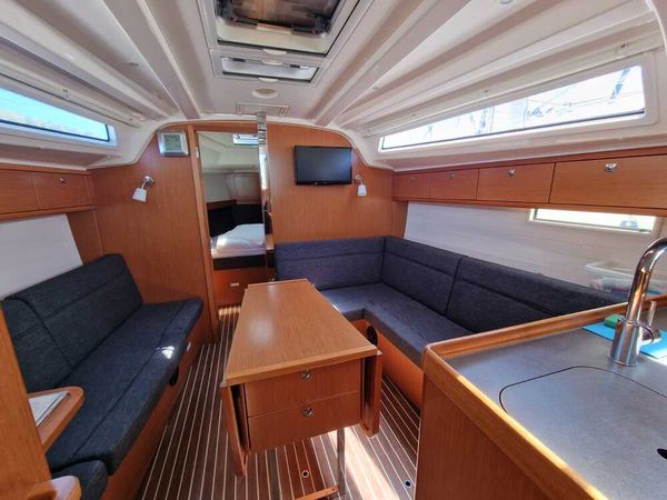 Bavaria Cruiser 37 | Polo