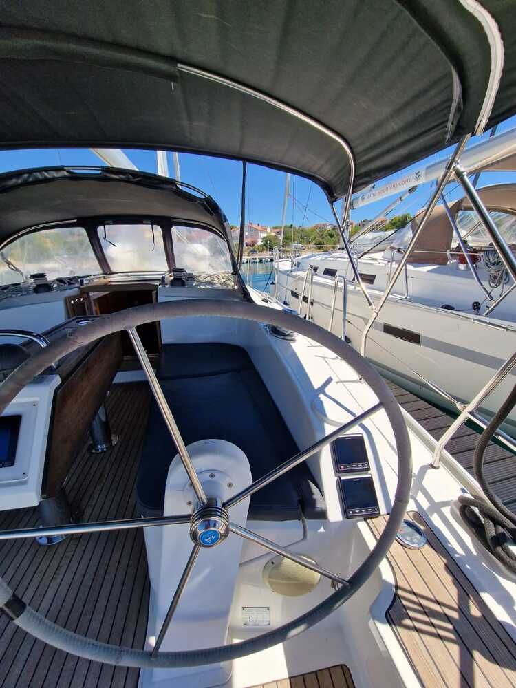 Bavaria Cruiser 37 | Polo