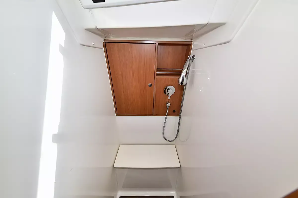 Bavaria Cruiser 45 | Controvento