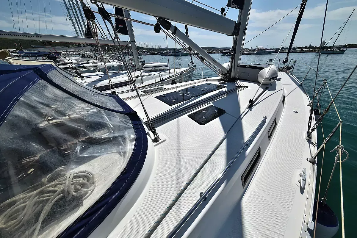 Bavaria Cruiser 45 | Controvento
