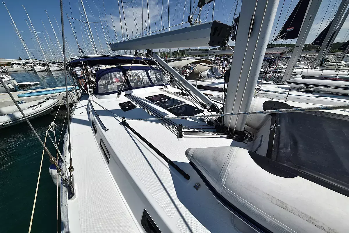 Bavaria Cruiser 45 | Controvento