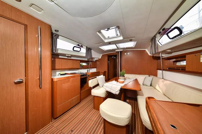 Beneteau Oceanis 43 | Playmaker