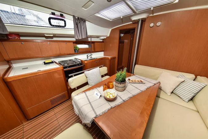Beneteau Oceanis 43 | Playmaker