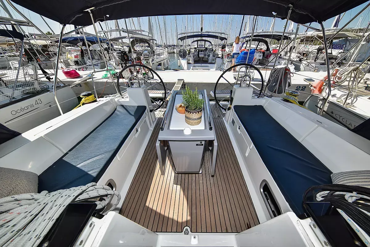 Beneteau Oceanis 41.1 | 4Play