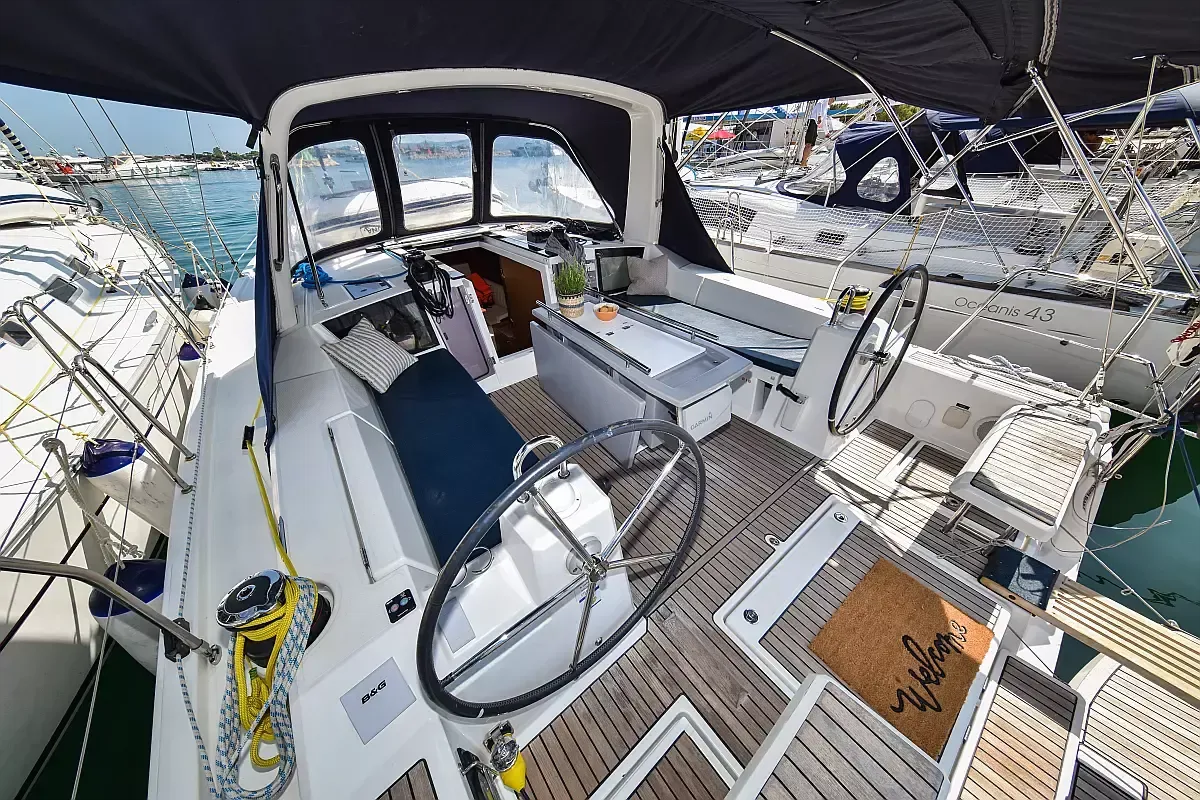 Beneteau Oceanis 41.1 | 4Play