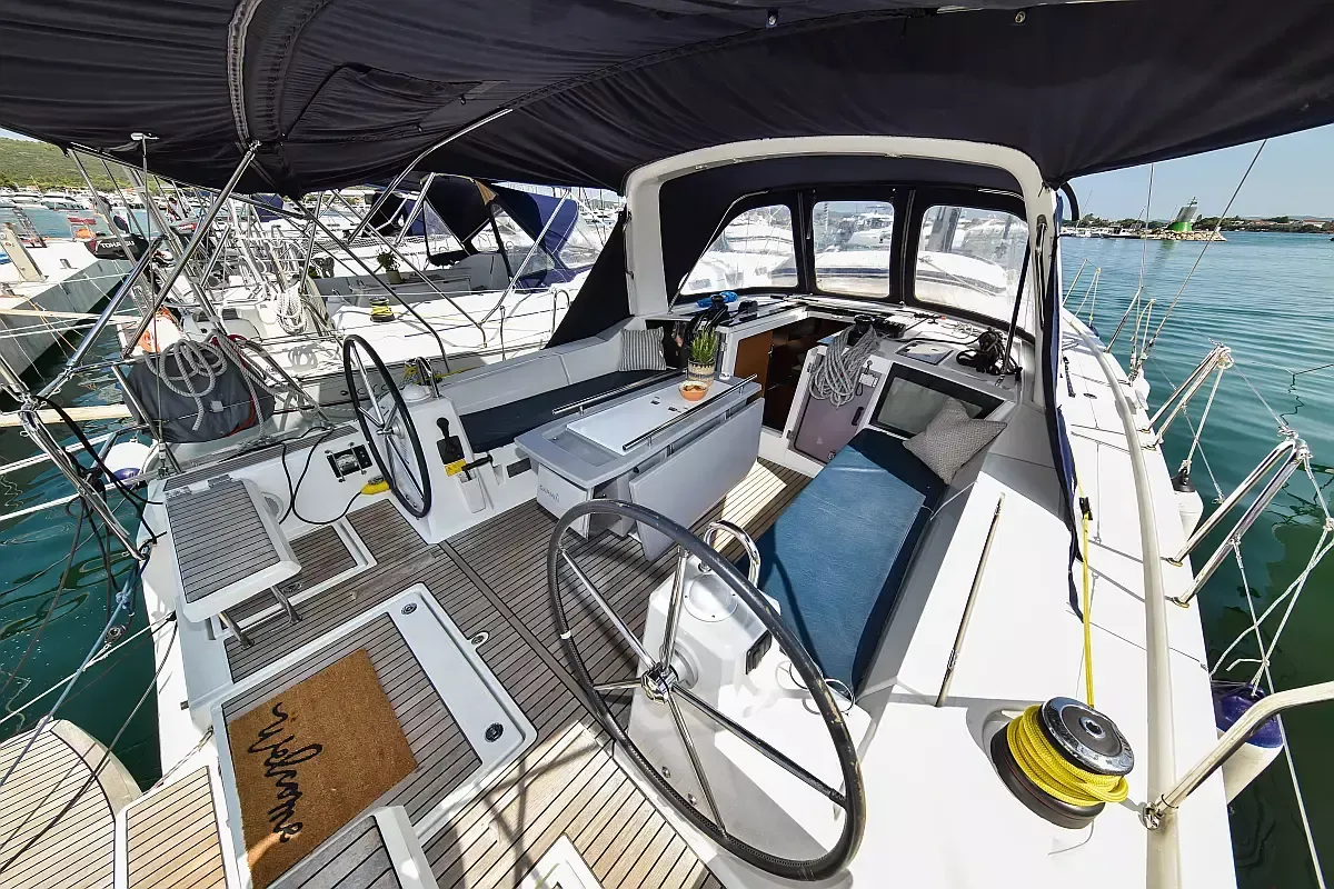Beneteau Oceanis 41.1 | 4Play