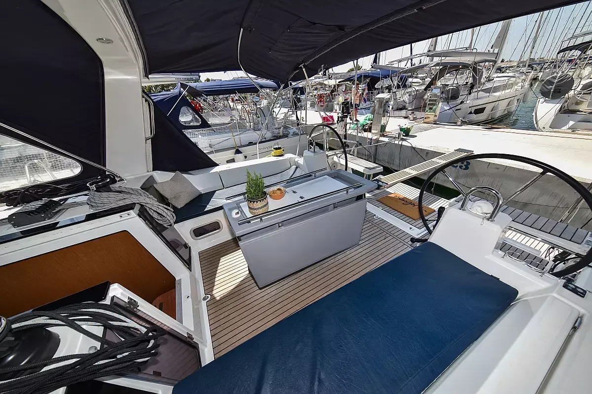Beneteau Oceanis 41.1 | 4Play