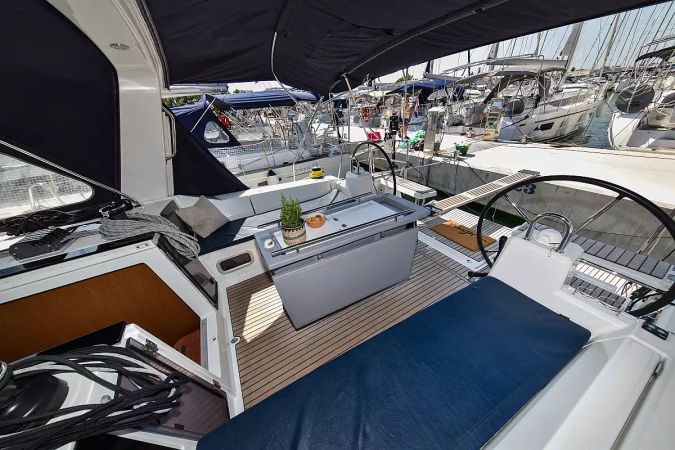 Beneteau Oceanis 41.1 | 4Play