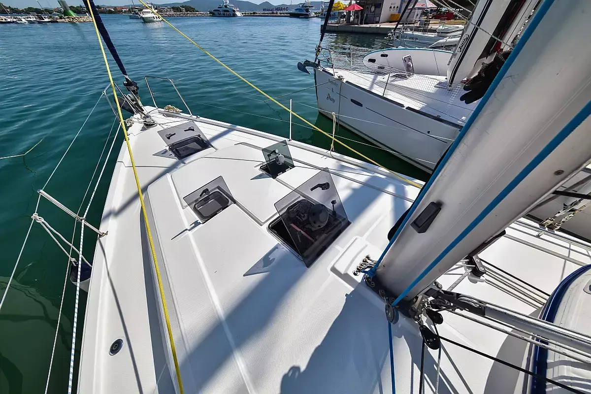 Beneteau Oceanis 41.1 | 4Play